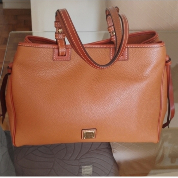 Dooney&burke Handbags - Dooney&burke Tan Leather Tote Bag